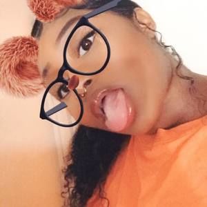 Meet your Posher, Zakema